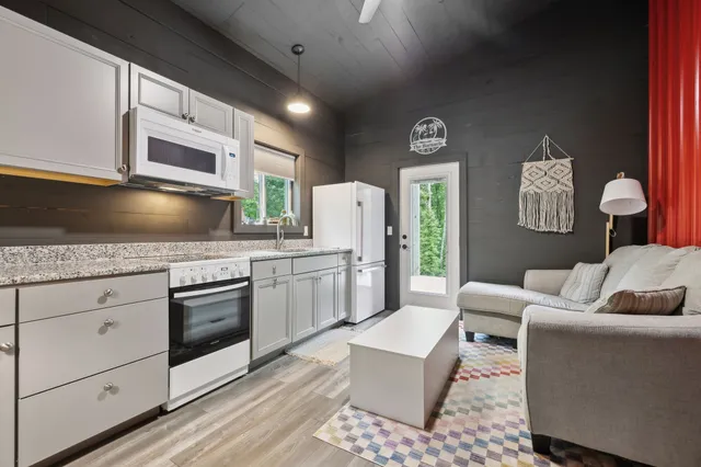 $1,100,000 | 1785 St Johns Road, Lascassas, TN 37085