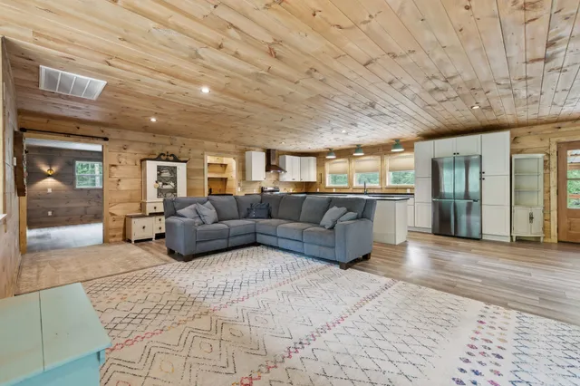 $1,100,000 | 1785 St Johns Road, Lascassas, TN 37085