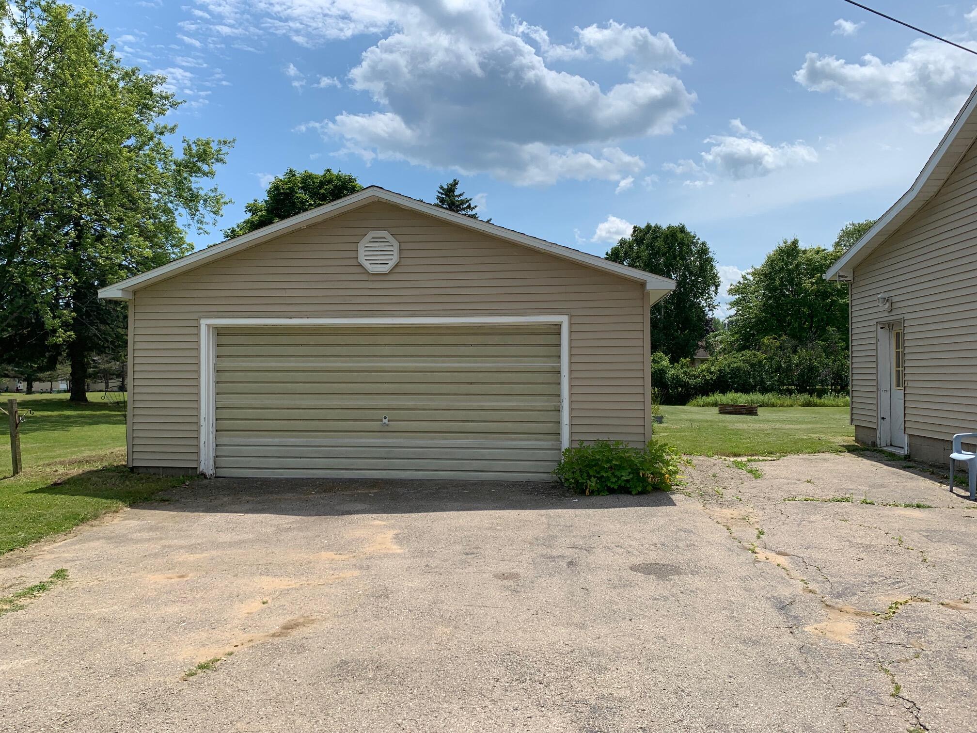 1288 Golf Course Road Alpena, MI 49707 - Photo 2 of 20 Gallery Image 2