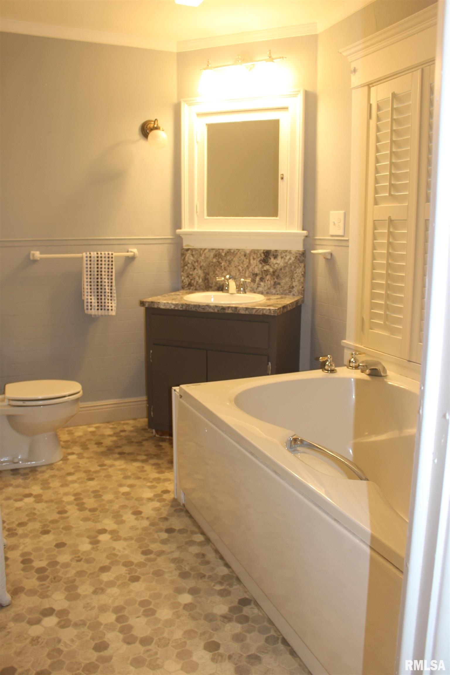 930 West State Street Jacksonville, IL 62650 - Photo 35 of 51