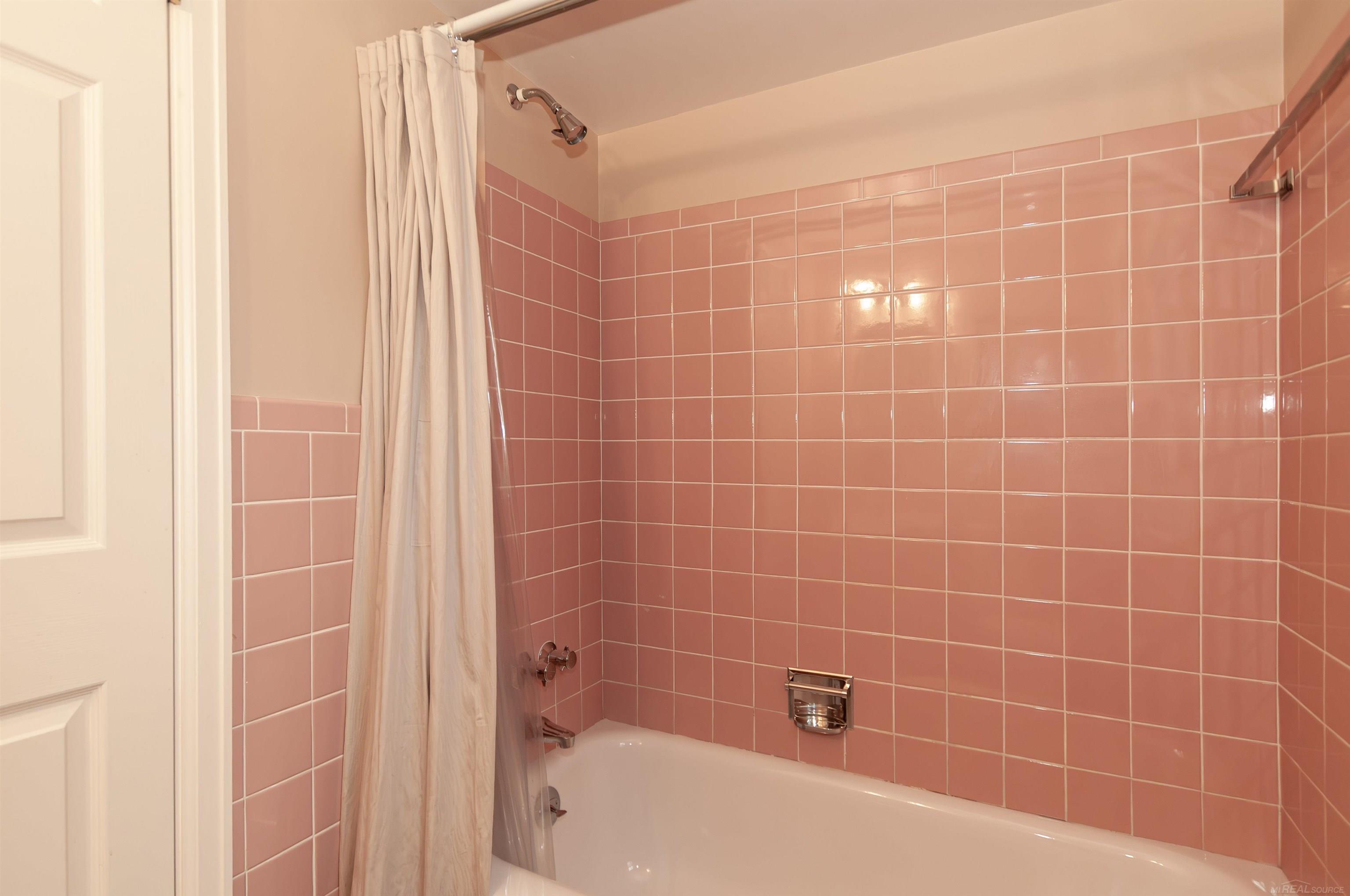 570 Oxford Road Grosse Pointe Woods, MI 48236 - Photo 66 of 99