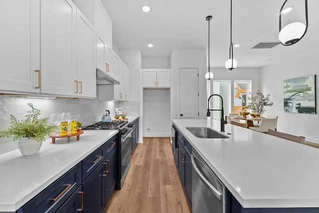 $2,350 | 3903 Pinemont Drive, Unit A, Houston, TX 77018