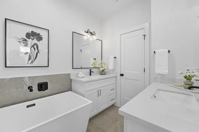 $2,350 | 3903 Pinemont Drive, Unit A, Houston, TX 77018