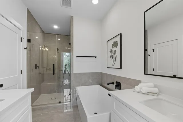 $2,350 | 3903 Pinemont Drive, Unit A, Houston, TX 77018