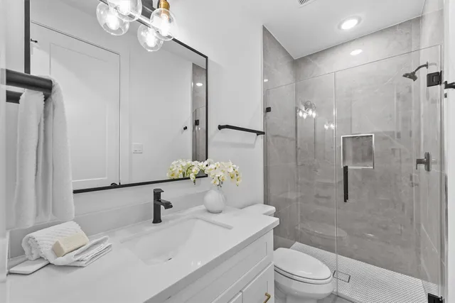 $2,350 | 3903 Pinemont Drive, Unit A, Houston, TX 77018