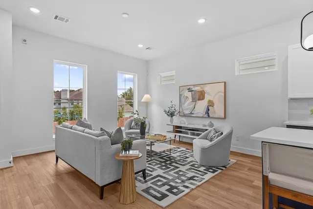 $2,350 | 3903 Pinemont Drive, Unit A, Houston, TX 77018