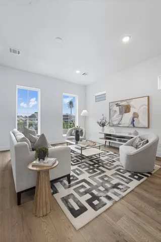 $2,350 | 3903 Pinemont Drive, Unit A, Houston, TX 77018