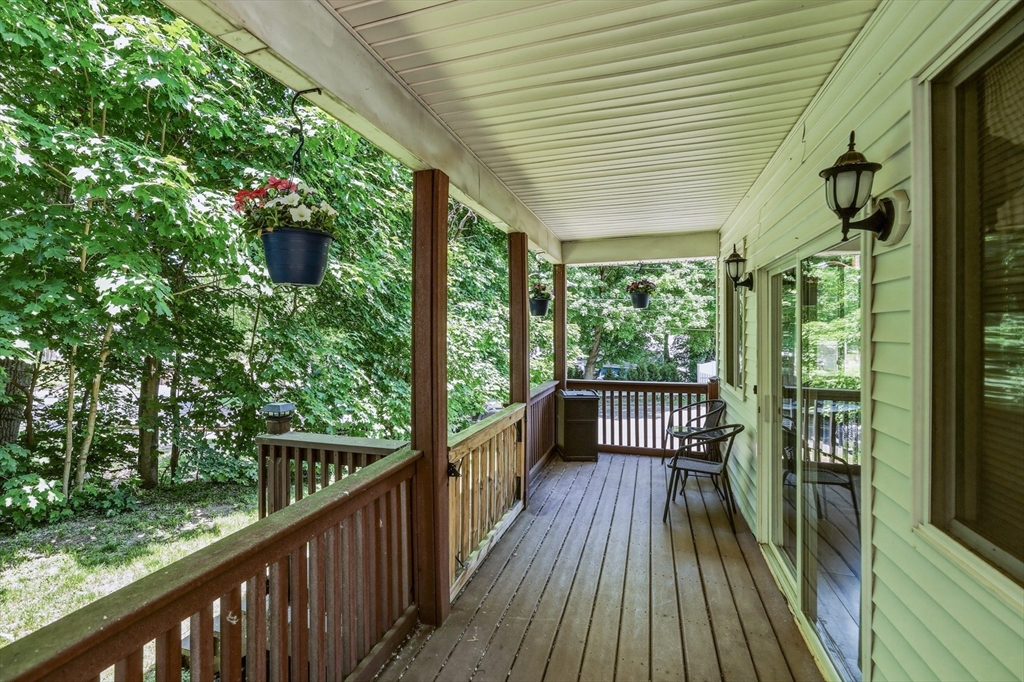 75 Clematis Road Agawam, MA 01001 - Photo 6 of 38