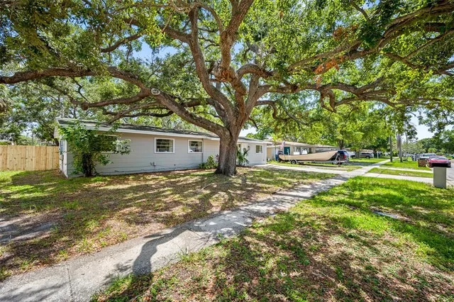 $2,600 | 4704 West Wyoming Avenue, Tampa, FL 33616