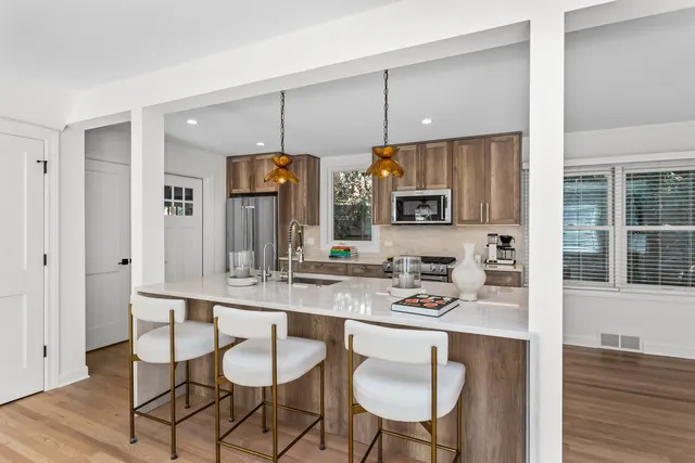 $3,975 | 1380 Cavell Avenue, Highland Park, IL 60035