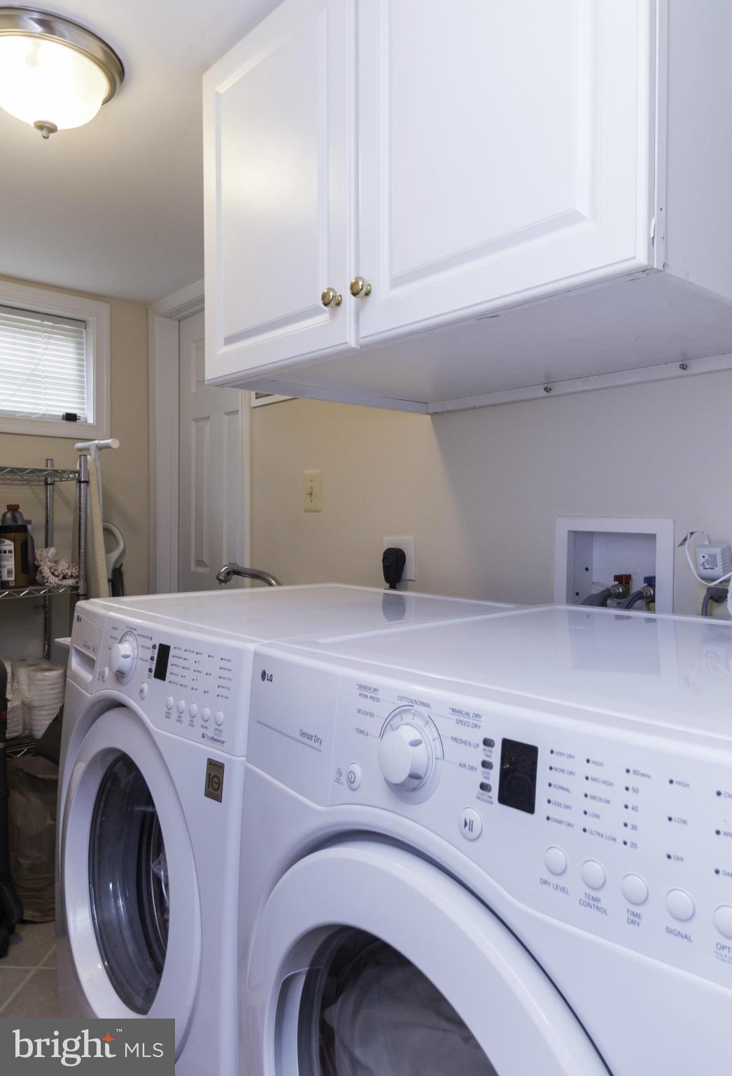 6600 Pine Road Alexandria, VA 22312 - Photo 24 of 28 a utility room with dryer and washer