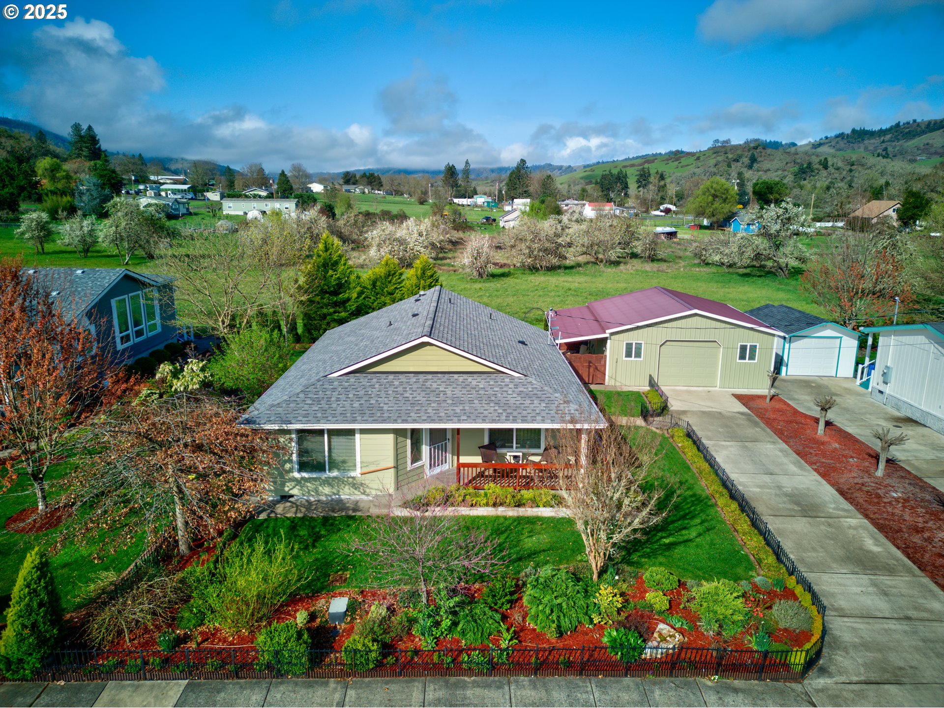 700 Little Valley Road Roseburg, OR 97471 - Photo 37 of 41 Gallery Image 37