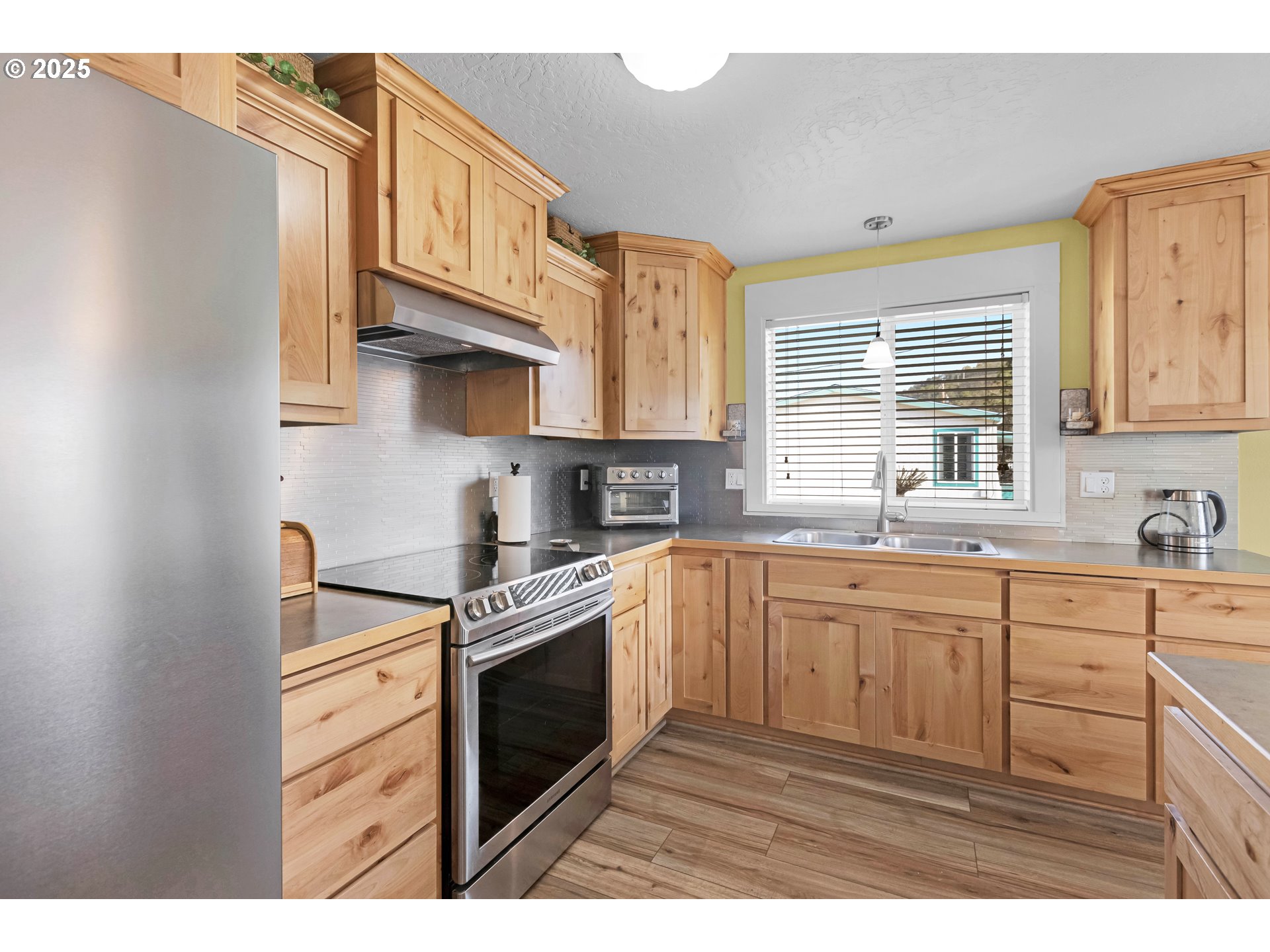 700 Little Valley Road Roseburg, OR 97471 - Photo 5 of 41 Gallery Image 5