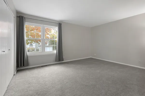 $2,850 | 215 Half Moon Circle, Aurora, IL 60504