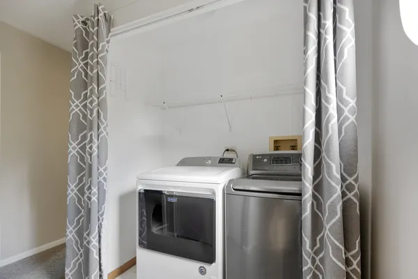 $2,850 | 215 Half Moon Circle, Aurora, IL 60504