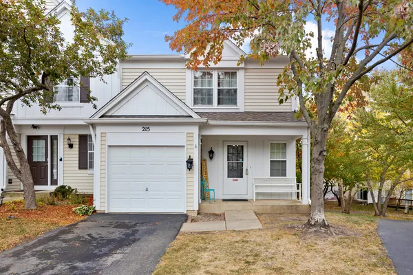 $2,850 | 215 Half Moon Circle, Aurora, IL 60504