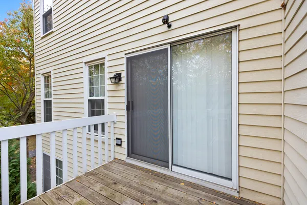 $2,850 | 215 Half Moon Circle, Aurora, IL 60504