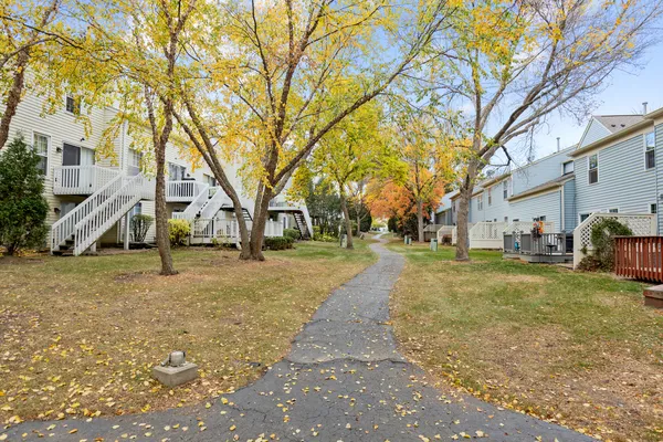 $2,850 | 215 Half Moon Circle, Aurora, IL 60504