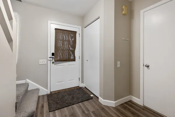 $2,850 | 215 Half Moon Circle, Aurora, IL 60504