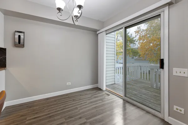 $2,850 | 215 Half Moon Circle, Aurora, IL 60504