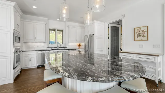 $2,200,000 | 394 Woodland Heights Road, Sunrise Beach, MO 65079