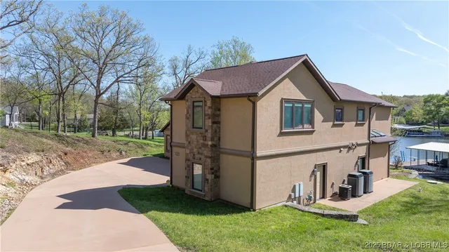 $2,200,000 | 394 Woodland Heights Road, Sunrise Beach, MO 65079