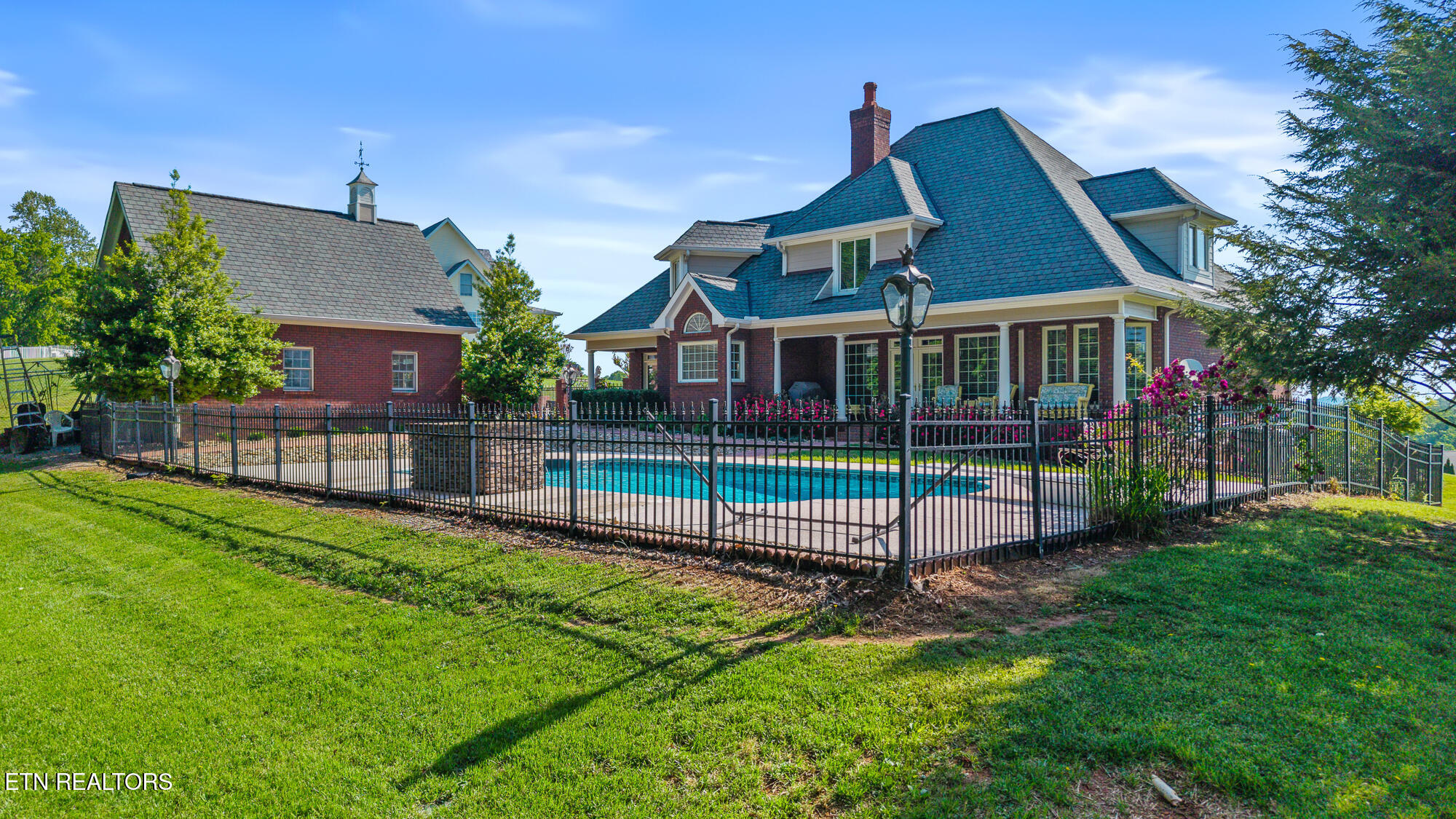 240 High Ridge Road Sweetwater, TN 37874 - Photo 3 of 60 240 High Ridge Rd exteriors_-18