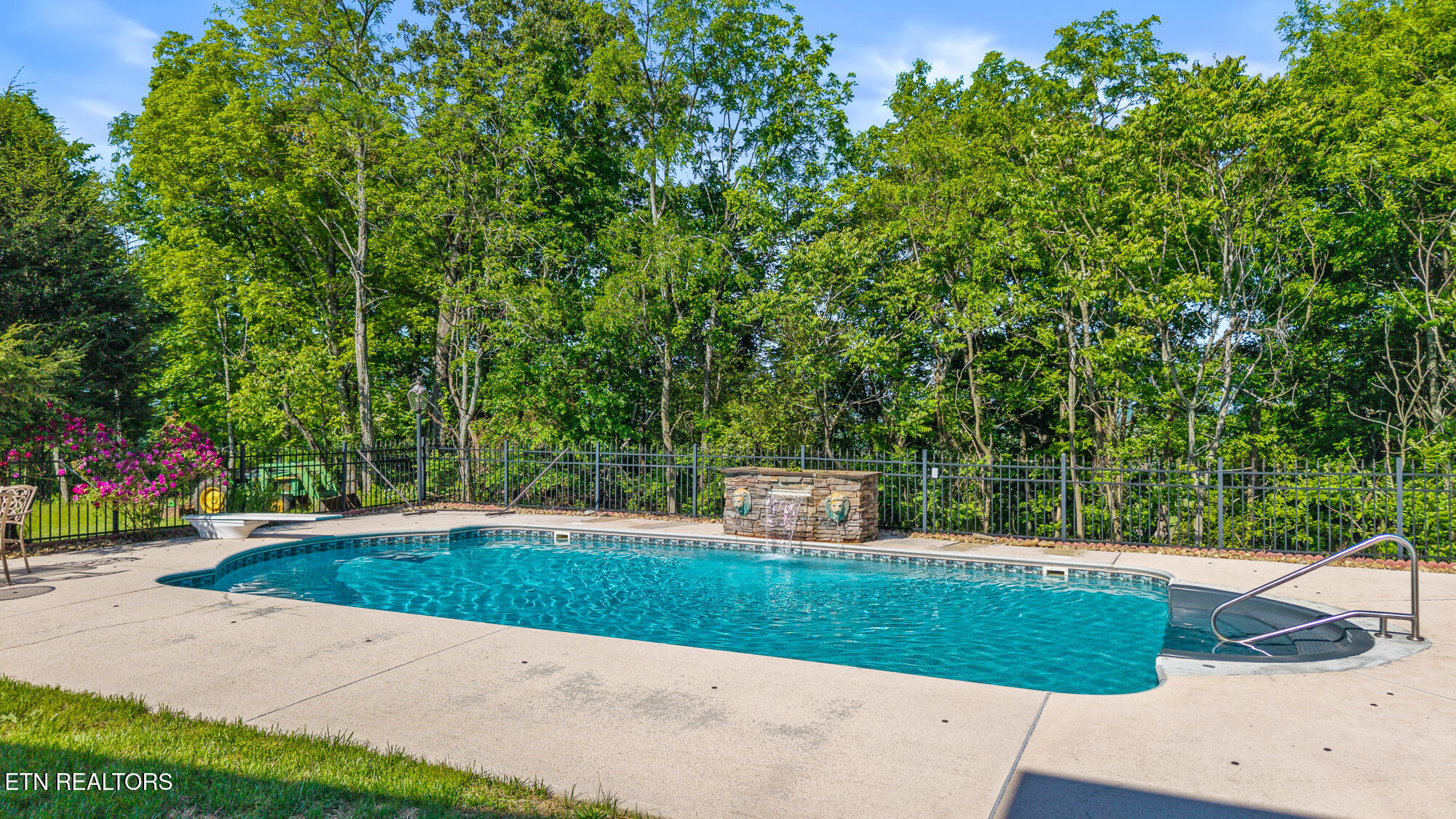 240 High Ridge Road Sweetwater, TN 37874 - Photo 52 of 60 240 High Ridge Rd exteriors_-16