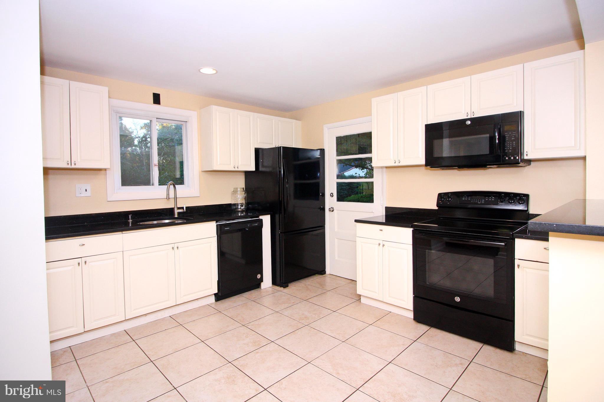 11704 Mentone Road Silver Spring, MD 20906 - Photo 7 of 25 Kitchen