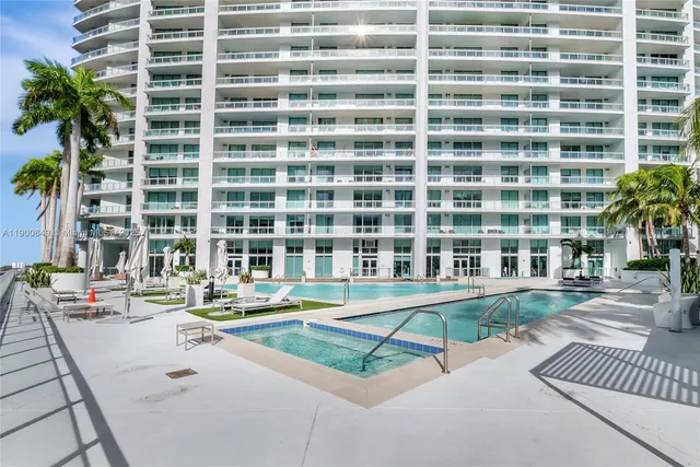 $4,000 | 90 Southwest 3rd Street, Unit 1602, Miami, FL 33130