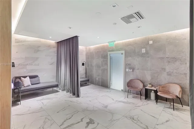 $4,000 | 90 Southwest 3rd Street, Unit 1602, Miami, FL 33130