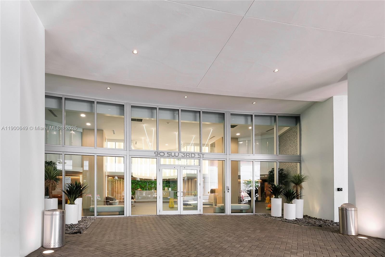 90 Southwest 3rd Street, Unit 1602 Miami, FL 33130 - Photo 7 of 81