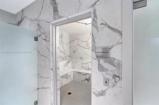 $4,000 | 90 Southwest 3rd Street, Unit 1602, Miami, FL 33130