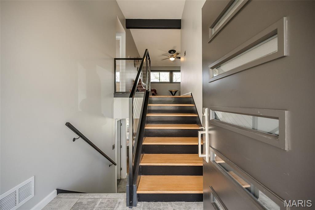 702 Culloden Road St. Louis, MO 63122 - Photo 3 of 42 Gallery Image 3
