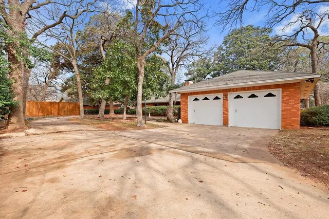 $575,000 | 2218 Southridge Drive, Denton, TX 76205