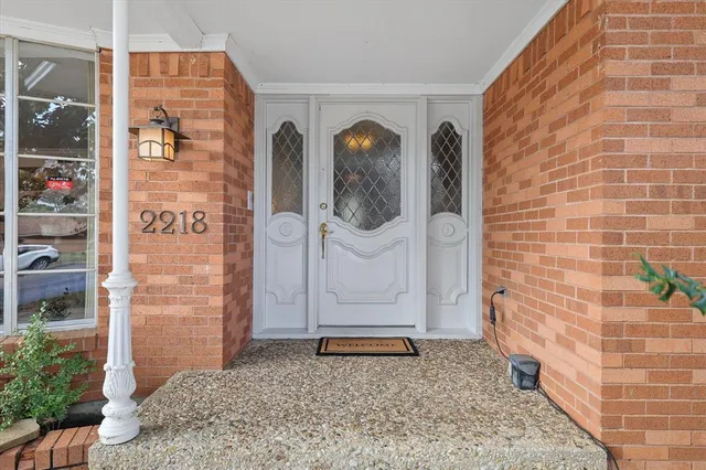 $575,000 | 2218 Southridge Drive, Denton, TX 76205