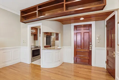 $799,000 | 258 Marlborough Street, Unit 2R, Boston, MA 02116