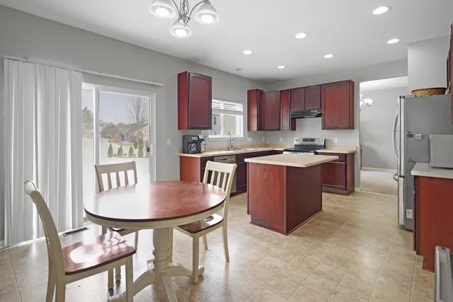 $520,000 | 15014 73rd Street, Kenosha, WI 53142