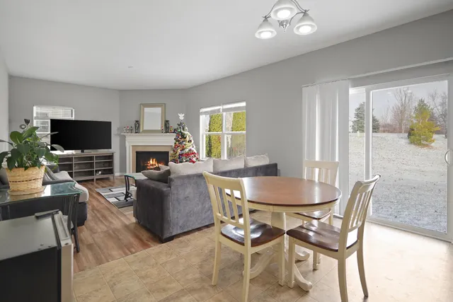 $520,000 | 15014 73rd Street, Kenosha, WI 53142