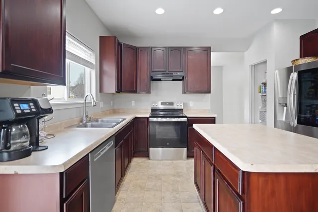 $520,000 | 15014 73rd Street, Kenosha, WI 53142