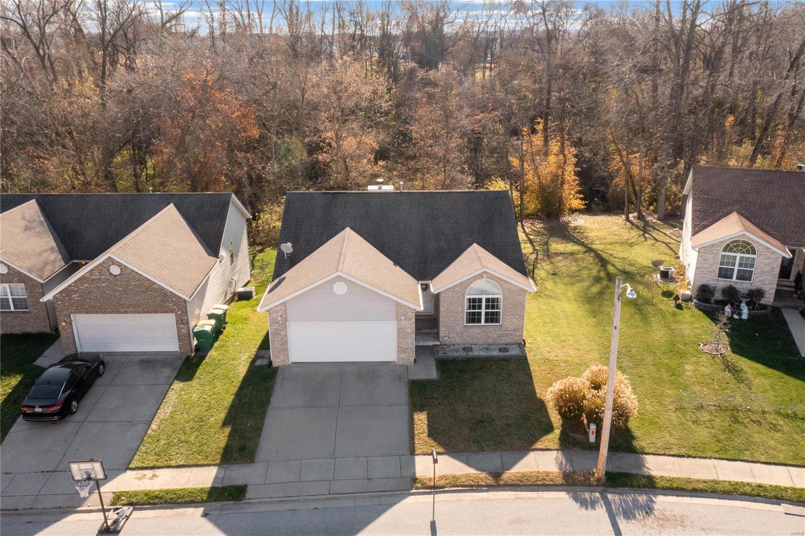 2114 Streamview Court O'Fallon, IL 62269 - Photo 2 of 24