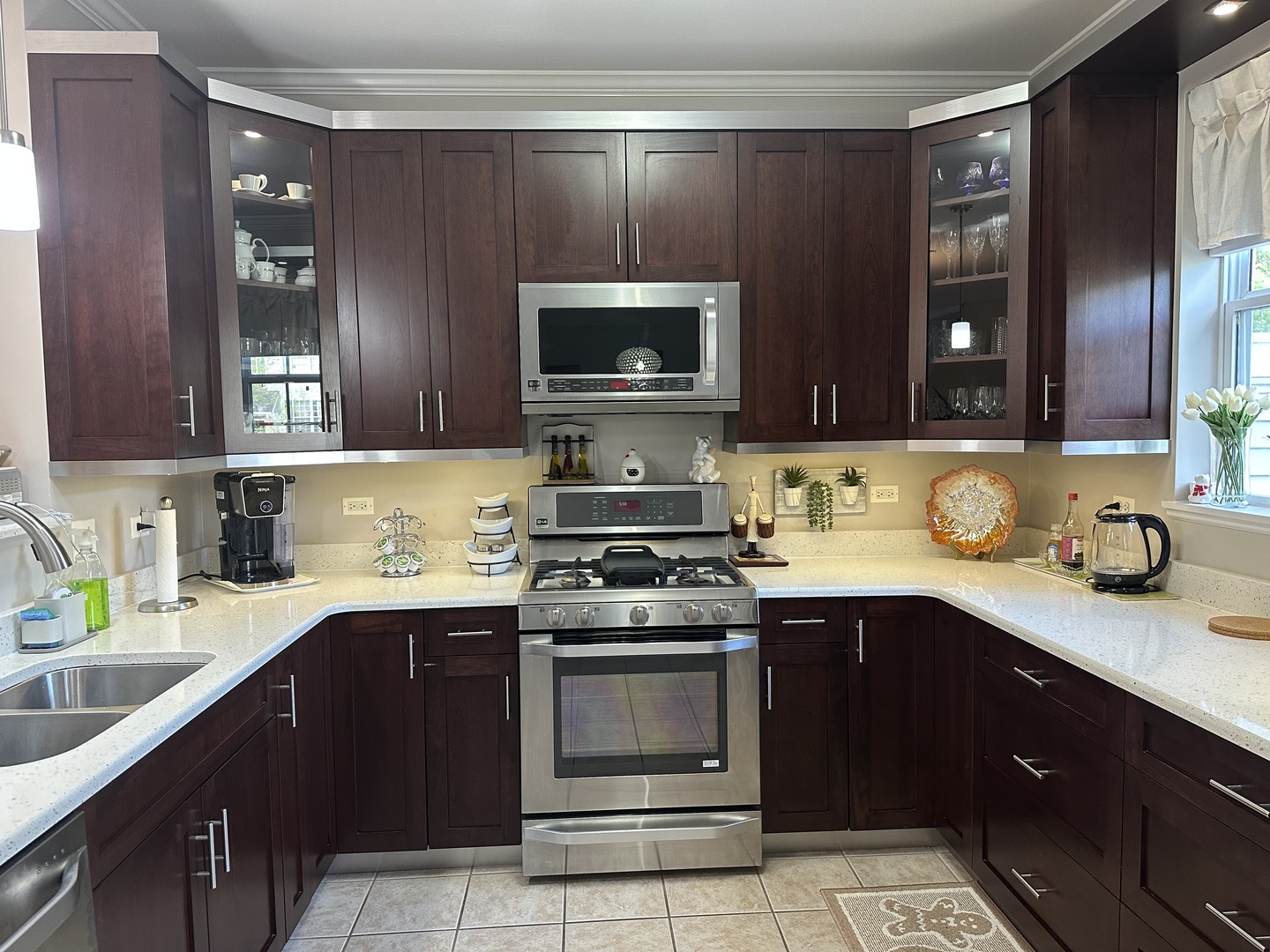 172 East River Road, Unit R Des Plaines, IL 60016 - Photo 14 of 35