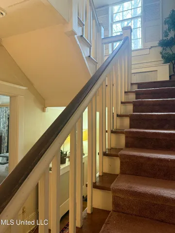 $500,000 | 2502 West Claiborne Avenue, Greenwood, MS 38930