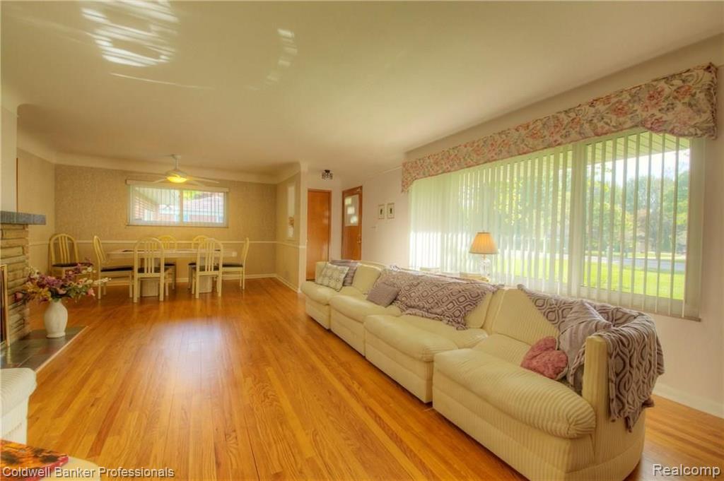 28341 Farmington Road Farmington Hills, MI 48334 - Photo 10 of 35
