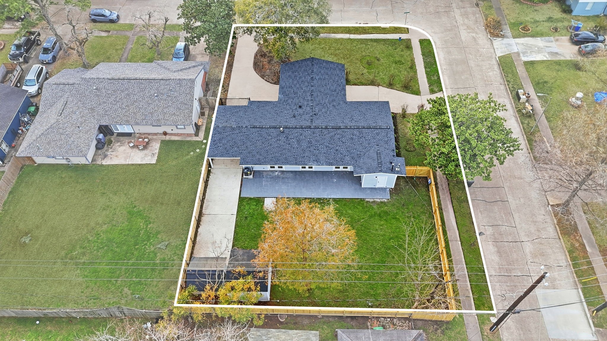 12319 Renwick Houston, TX 77035 - Photo 47 of 50 an aerial view of a house with a yard