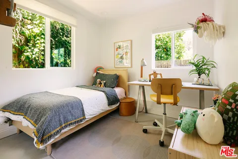 $899,000 | 466 Wren Drive, Los Angeles, CA 90065
