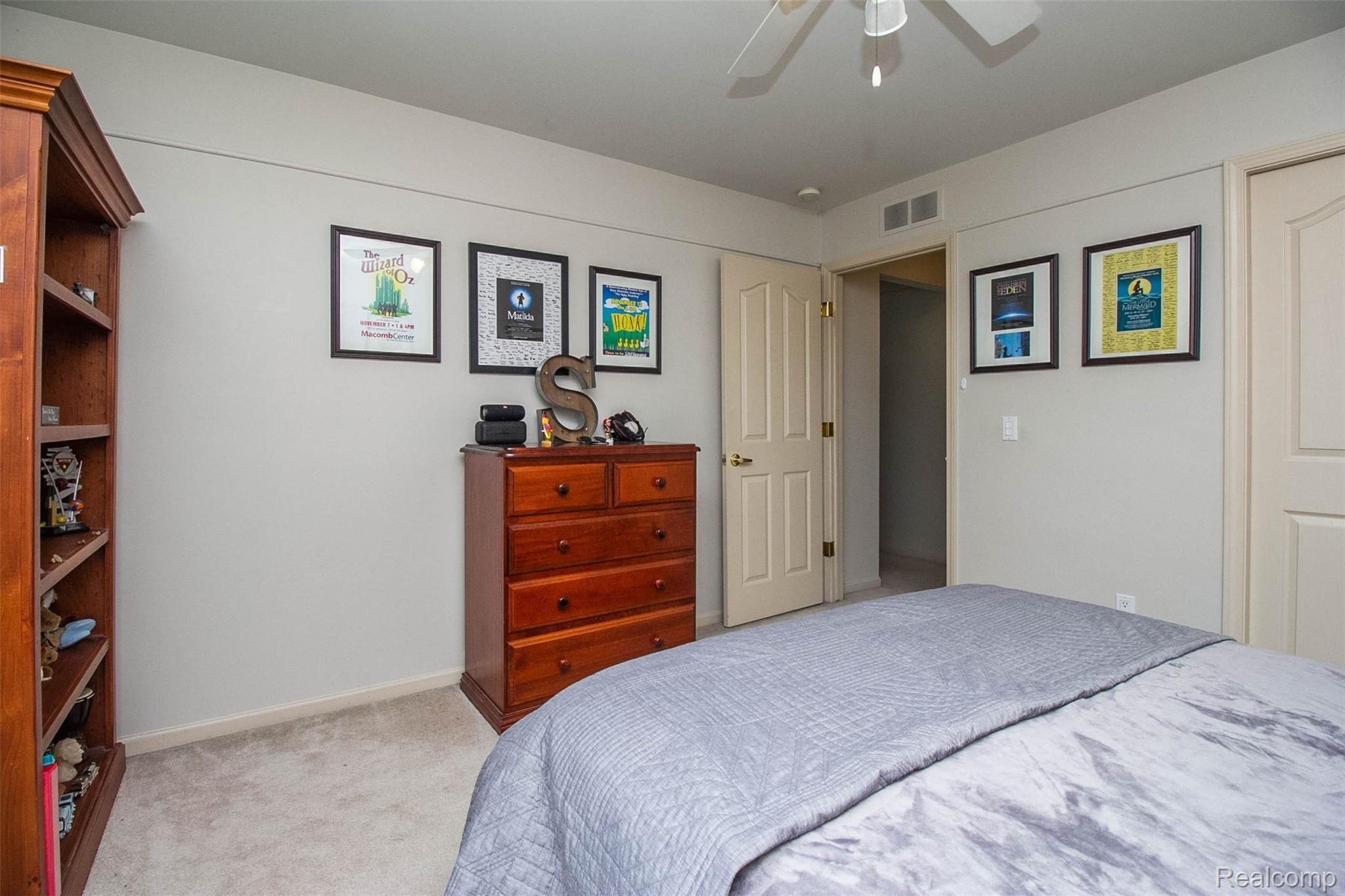810 Loggers Circle Rochester, MI 48307 - Photo 48 of 73 40.jpg