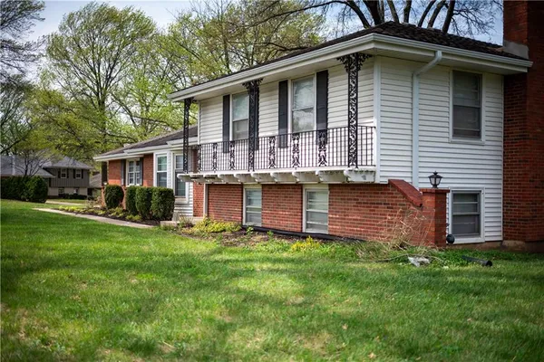 $300,000 | 12506 Jackson Avenue, Grandview, MO 64030