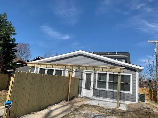 $2,700 | 628 Shelby Avenue, Unit B, Nashville, TN 37206