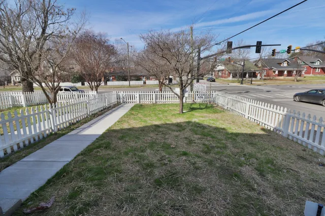 $2,700 | 628 Shelby Avenue, Unit B, Nashville, TN 37206